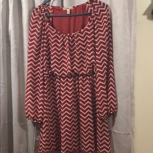 🔥🔥Dress Sz M Chevron pattern red & white